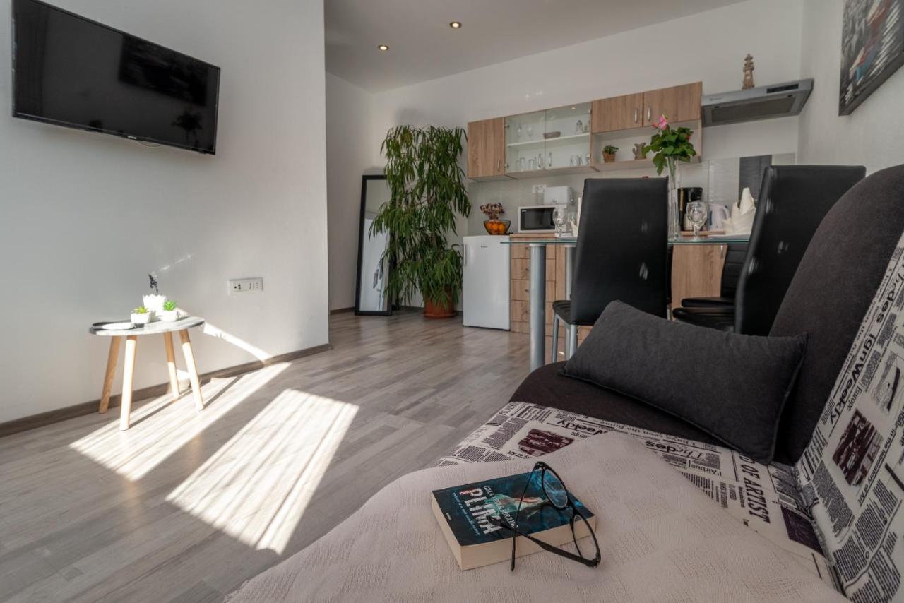 Apartments Bruna Trogir Exterior photo