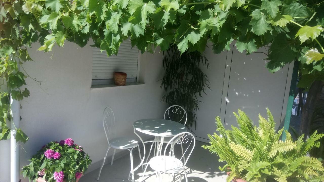 Apartments Bruna Trogir Exterior photo